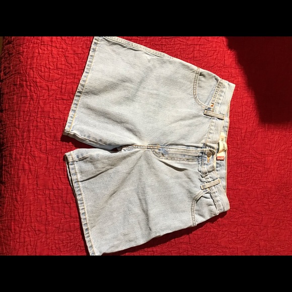 Levi’s Relaxed 550 Shorts - Picture 1 of 3